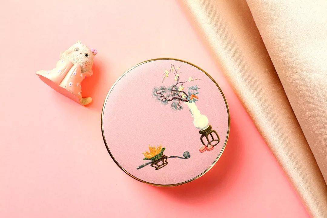 气垫|时隔一年，故宫美妆终于出新品了，美到犯规！