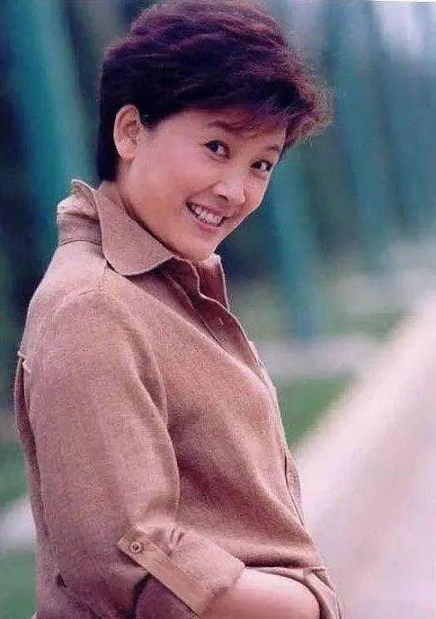 她是国家一级演员结婚40多年未有孩子60岁终圆母亲梦