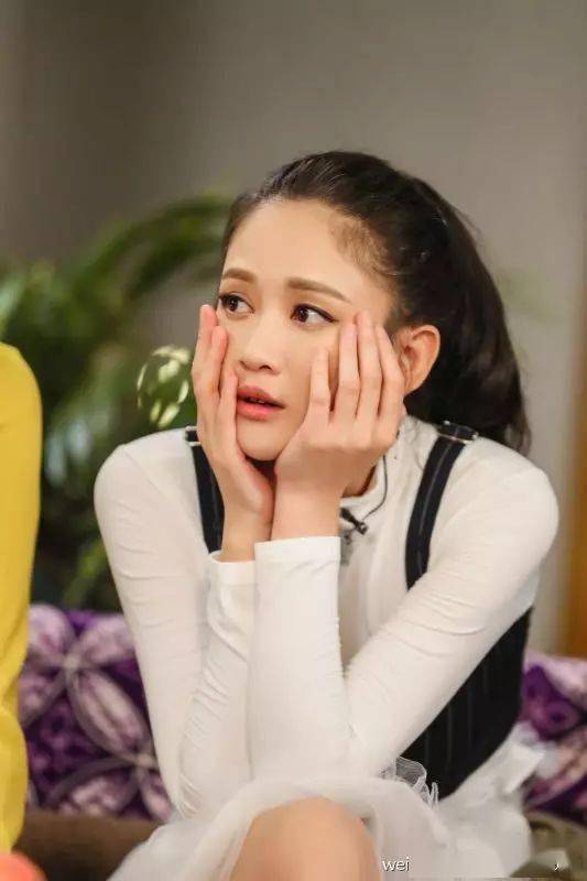 发型|头发长别老披着！这10种发型让你又美又有女人味！