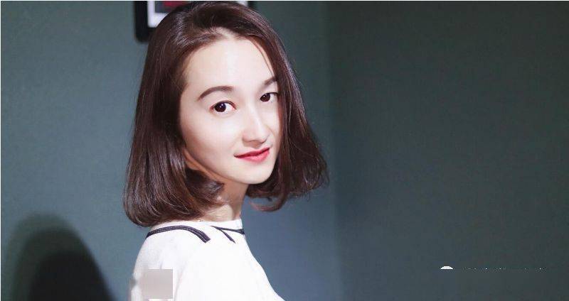 “ayx官方网站”
2020最新盛行“不长不短”发型(图24) “ayx官方网站”
2020最新盛行“不长不短”发型(图24)