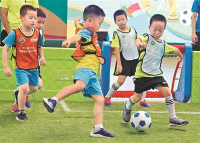 幼儿|“足球从娃娃抓起”该怎么抓？