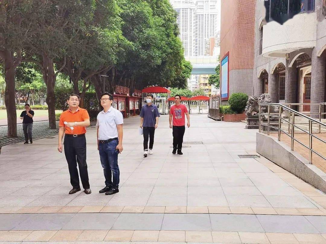 市教育局吴亿年副局长一行莅校检查文明创建工作