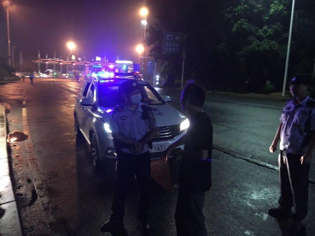 吴店派出所民警及时出警化险为夷.