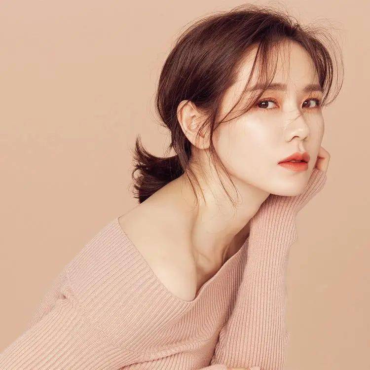 口红|MAC限定款口红129元疯抢！入秋必备4大神仙色，色泽高级饱满，显白不挑皮，上唇美炸了！