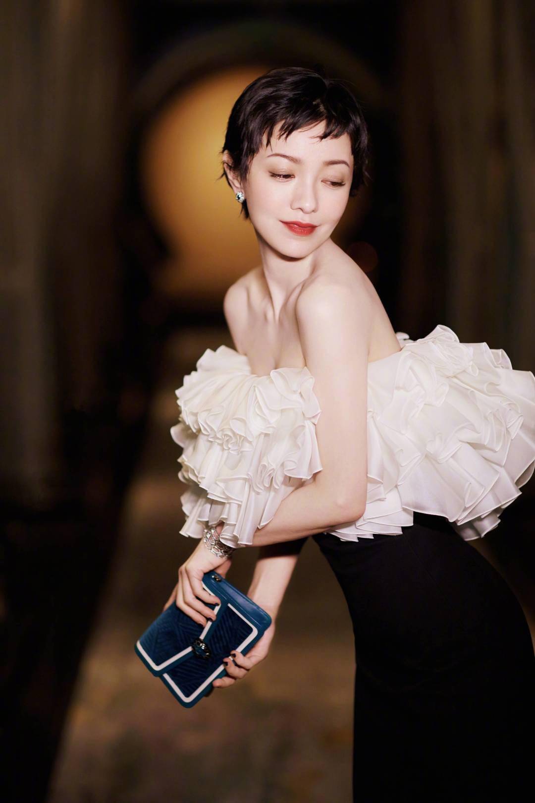 短发|这个女人好迷人！还有什么造型是她驾驭不了的？