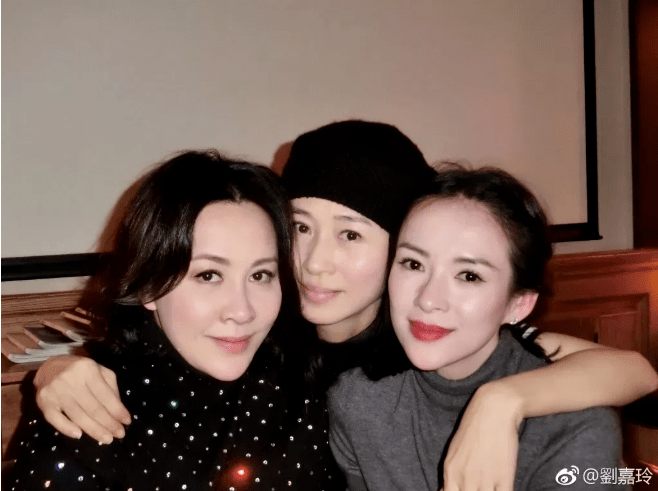 口红|MAC限定款口红129元疯抢！入秋必备4大神仙色，色泽高级饱满，显白不挑皮，上唇美炸了！