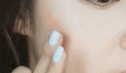 口红|MAC限定款口红129元疯抢！入秋必备4大神仙色，色泽高级饱满，显白不挑皮，上唇美炸了！