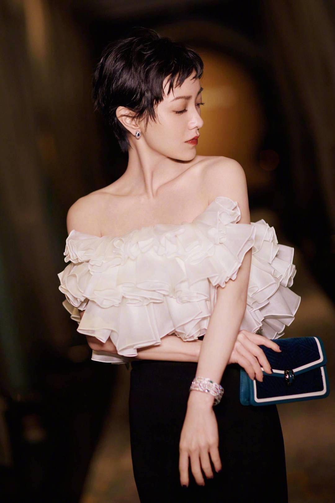 短发|这个女人好迷人！还有什么造型是她驾驭不了的？