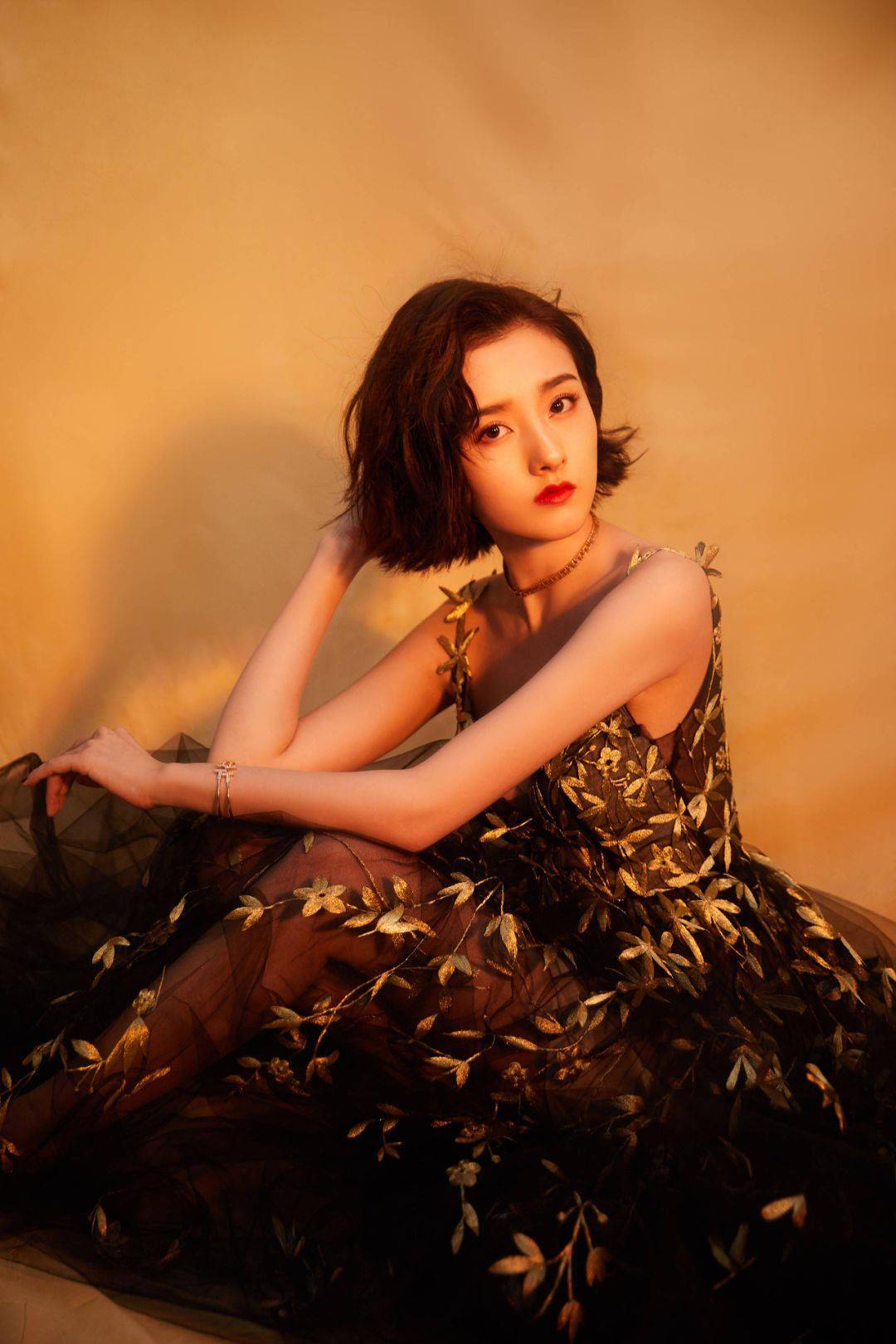 短发|这个女人好迷人！还有什么造型是她驾驭不了的？