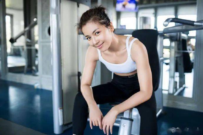 图片|和孙莉一样练舞，能拥有她的美背吗？