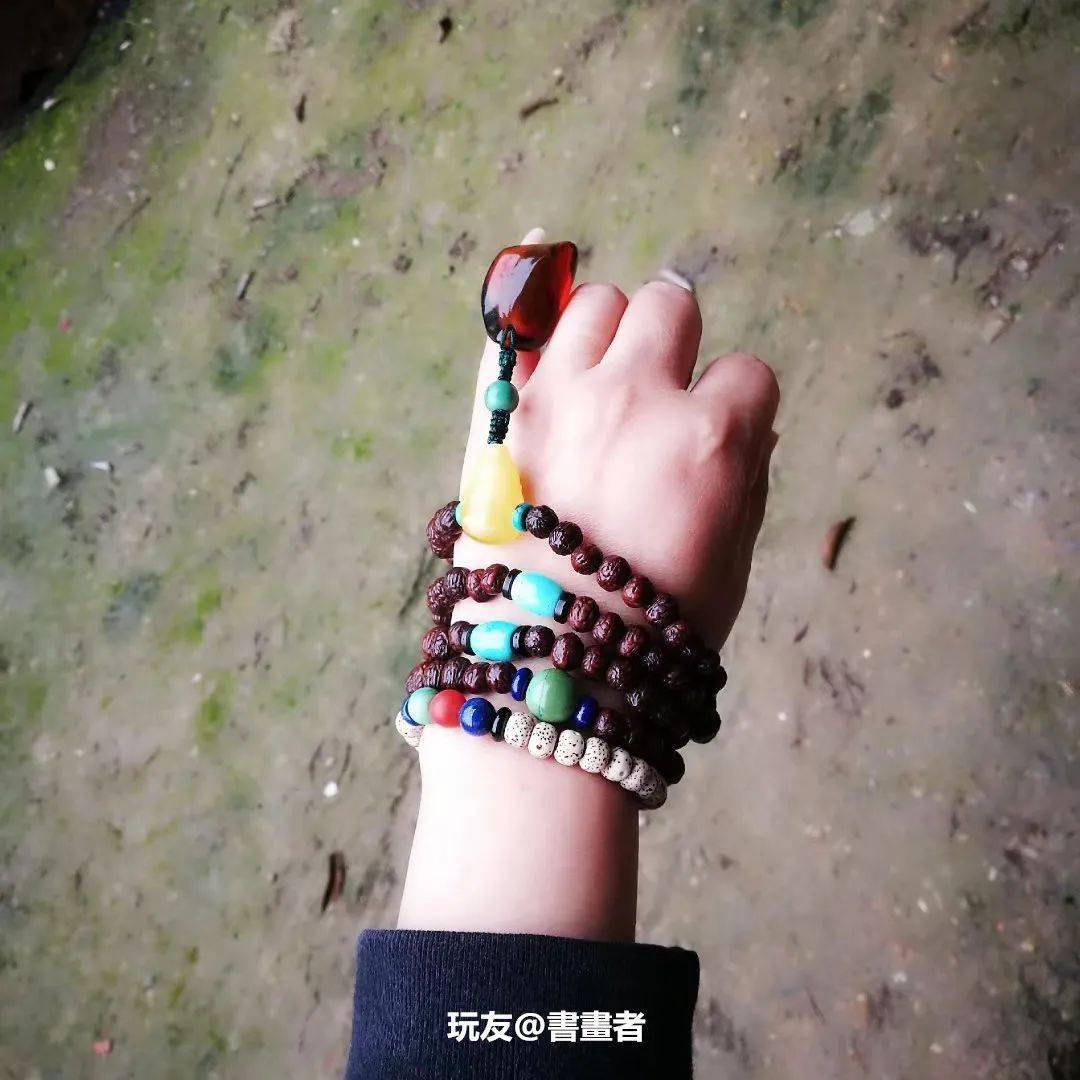 文玩|入坑十多年,花了五六十万,这位文玩小姐姐,还戴过150年的金刚!