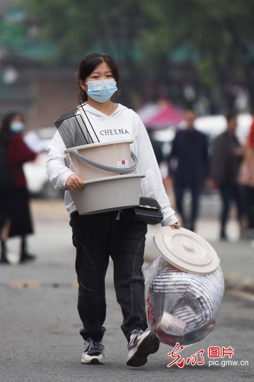 新生|湖北荆州：2020级高校新生陆续开学报到