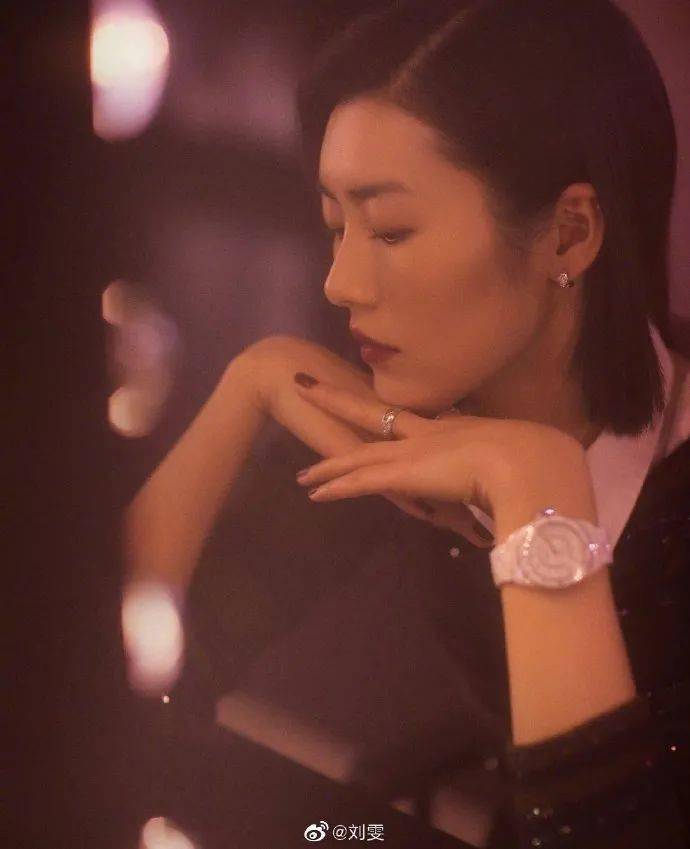珠光宝气|刘雯身上的AB面，才是魅力所在
