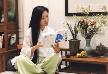 张纪中妻子霸气回怼网友：燕雀安知鸿鹄之志