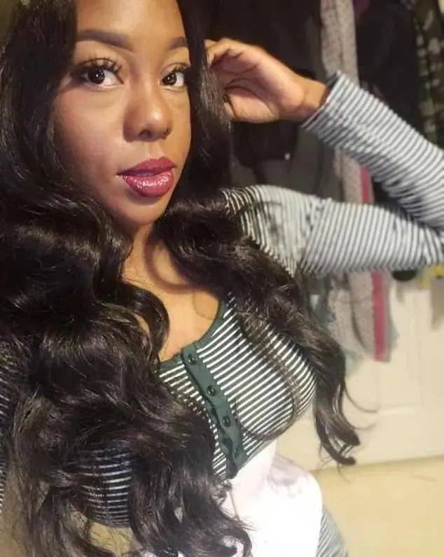 小时|妹子狂瘦40公斤仍不满足，每天勒18小时束腰，想成为腰最细的人…