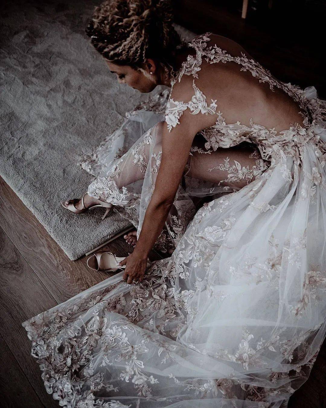 Lahav|一针一线还原维多利亚时期的典雅，世界顶级高定Galia Lahav的复古婚纱，美到词穷！