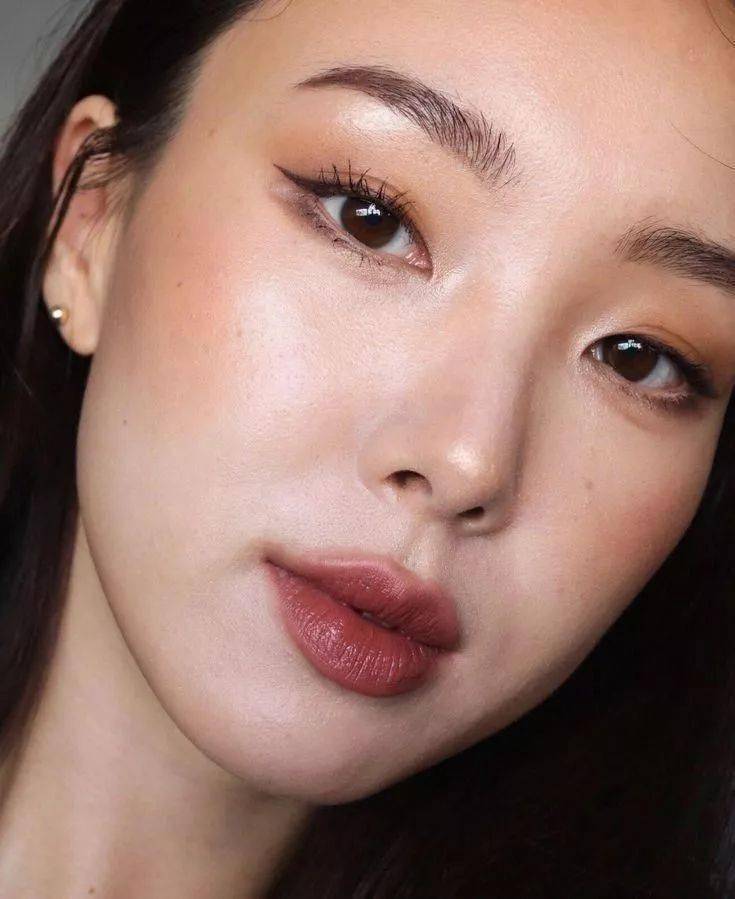 化妆|出道10年的李惠利，化鼻影竟然也失手？