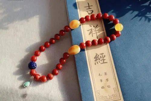 年纪|九玉：十个女人九个寒！秋冬最该戴的“暖玉”是它！年纪越大越要看！