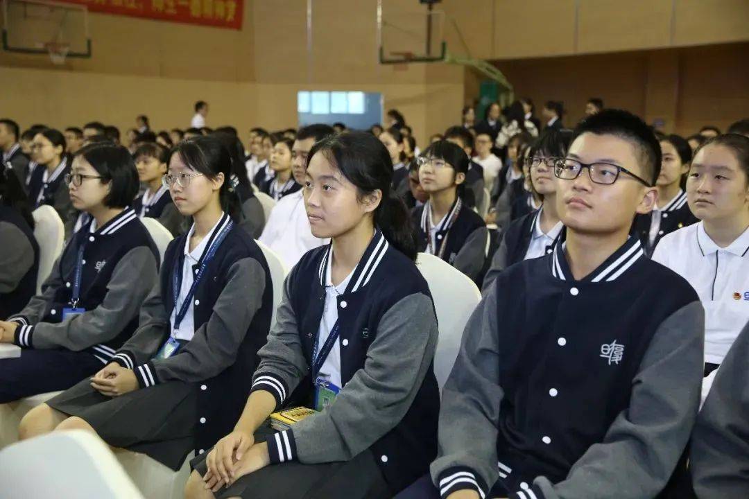 复旦附中|设立四大学院，这所“最像大学的中学”探索基础教育新模式