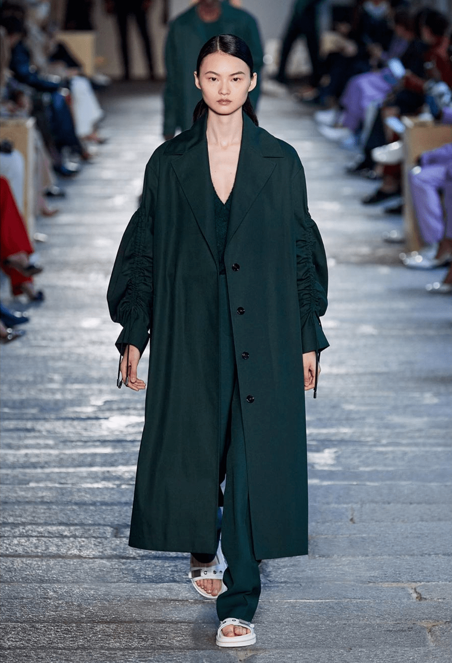 米兰|米兰时装周才举办两天,就有模特新冠阳性了!