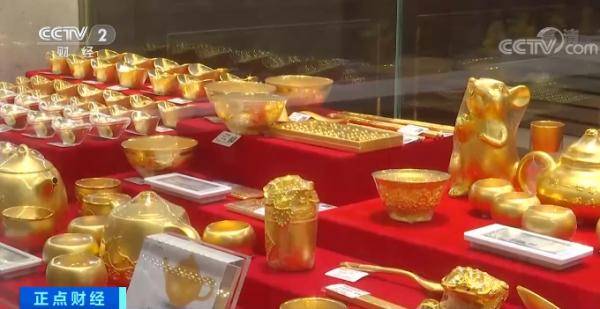 手链|黄金消费暴增近40%！黄金+月饼=手链、纪念币...有的一套3000元！