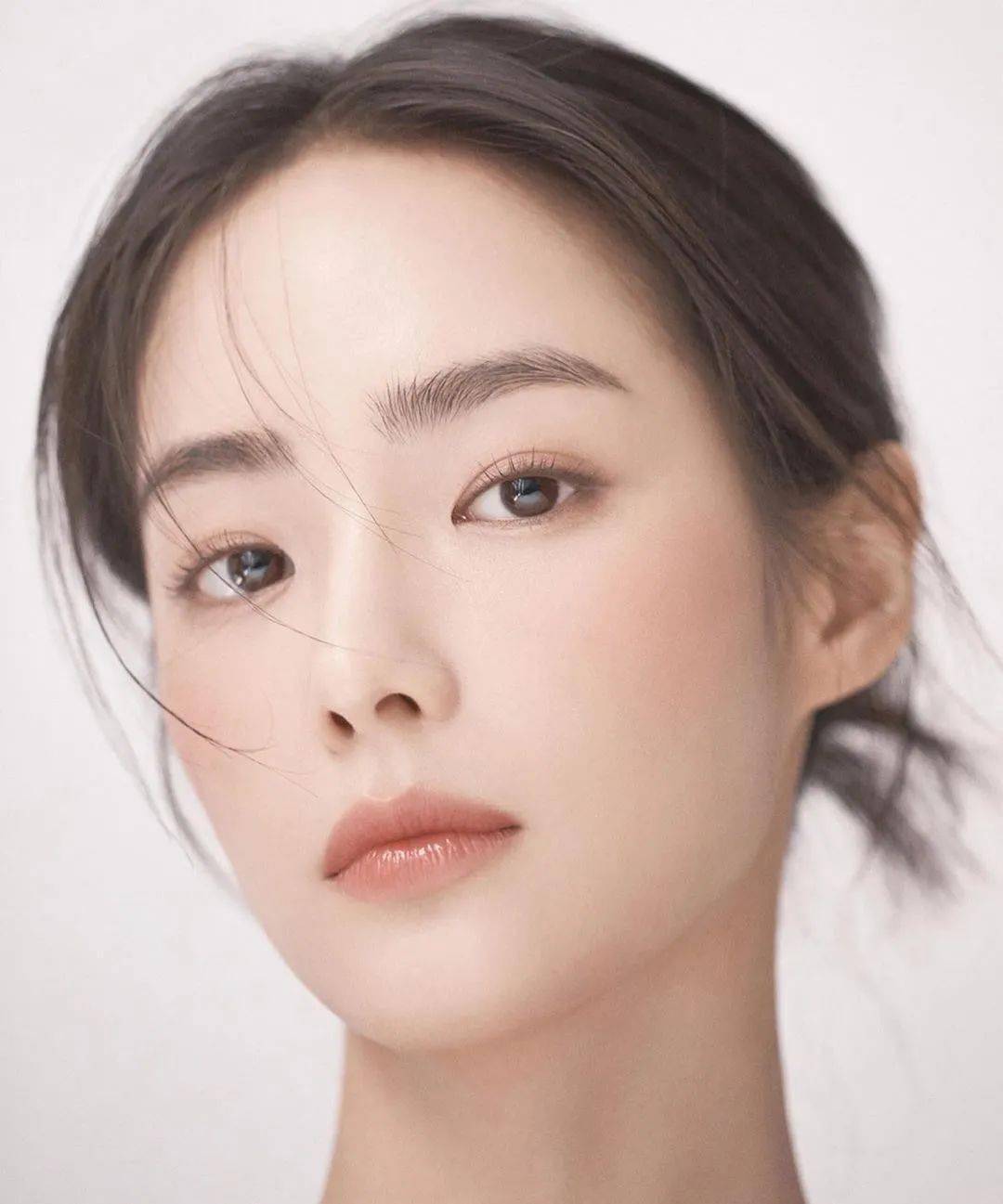 图片|入秋的第一杯奶茶?别忘了给唇色也安排上!