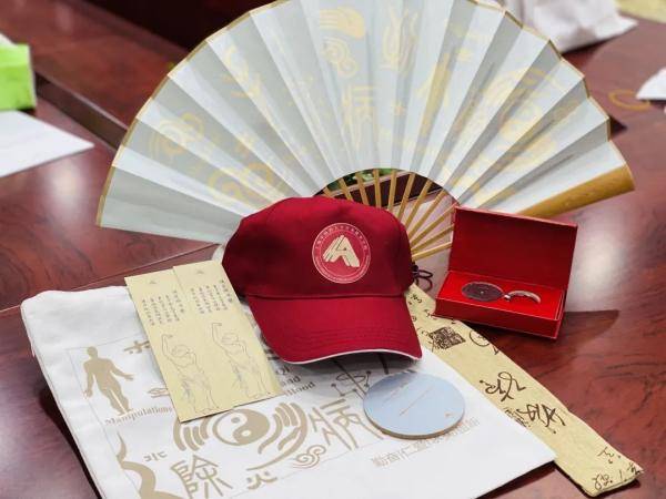 礼包|沪上这16所高校“萌新”礼包开箱！哪一款让你心动？