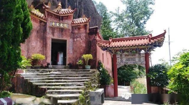 【10月13号】灵石温泉水世界,青龙岩东江丹霞,大佛寺祈福,南台山森林