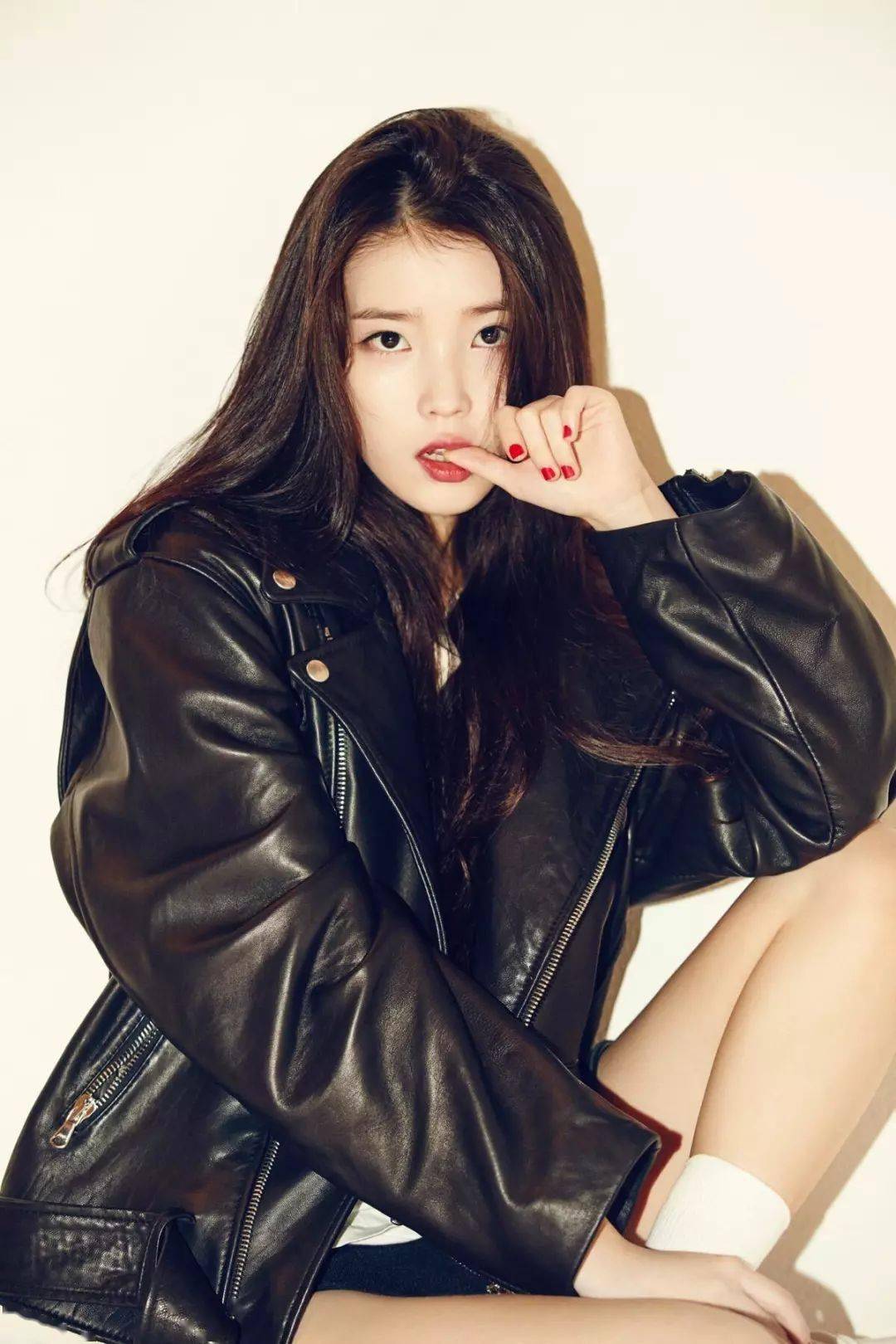 盲目跟风|换发型怕踩雷？拒绝盲目跟风，学会这3个技巧，超显气质还能“一键瘦脸”！