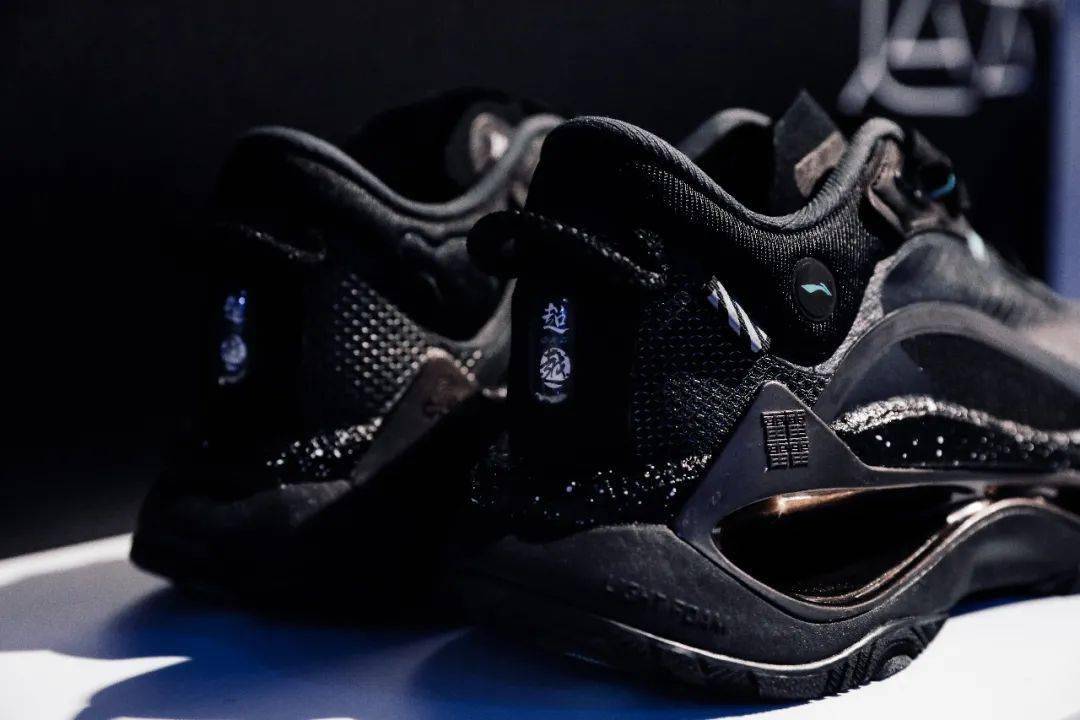 时装周|凭什么李宁能连续走时装周？凭这几双鞋就「足」以证明