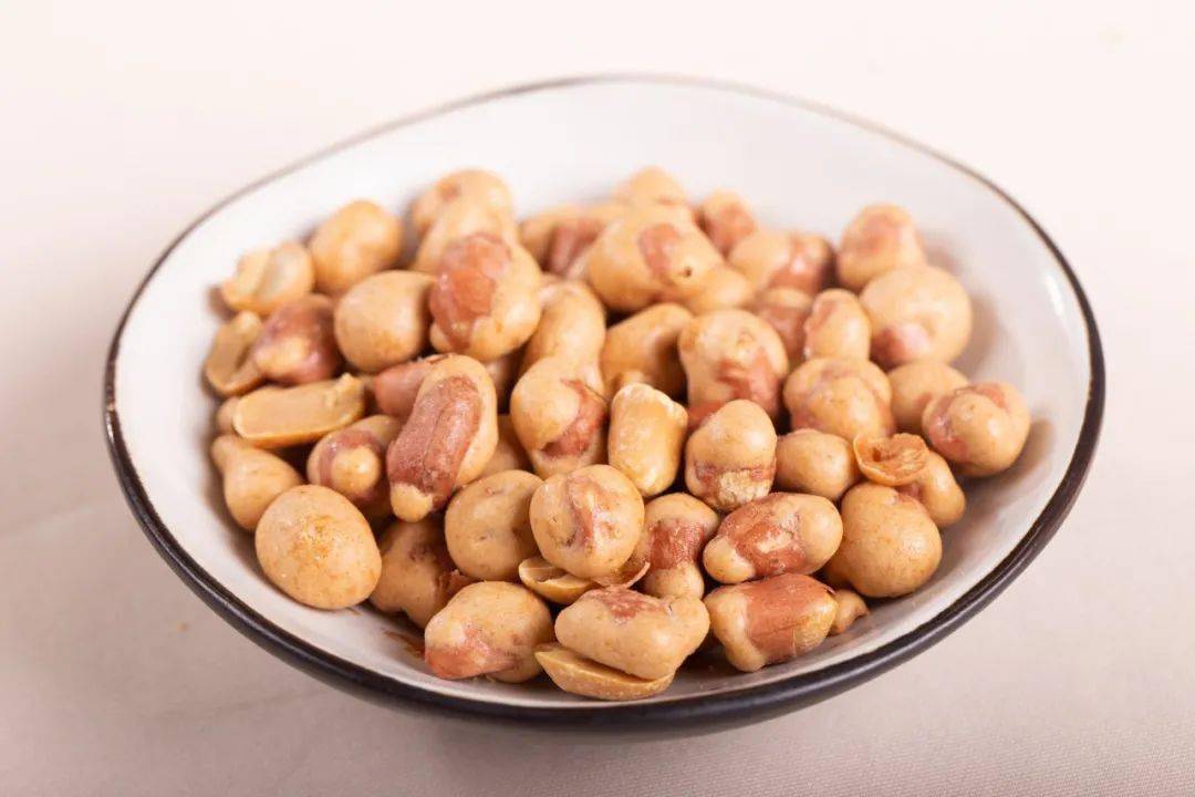 花生|? 连隔壁家小孩都忍不住来跟我抢着吃的零食！真的太香了！