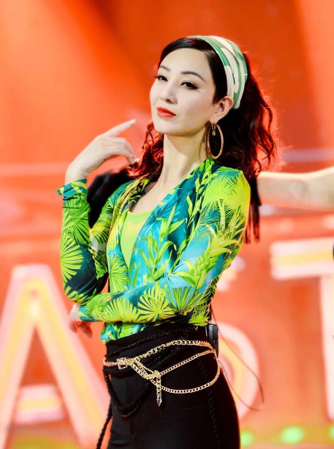 满分|乘风破浪的郑希怡永远飒气满分,快来揭秘她的“御龄魔法”~