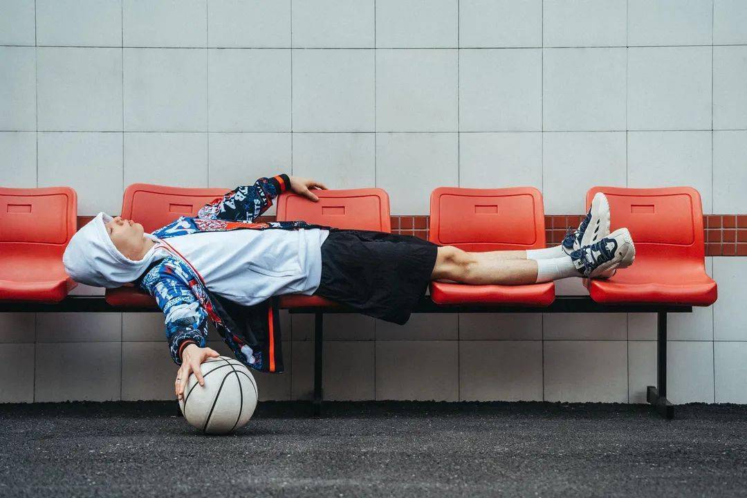 卫衣和|要做球场造型小霸王，你会怎么穿？