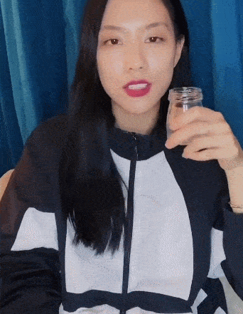 皮肤|小S“摇钱树”计划稳了！母女同登封面似姐妹这是医美的力量？