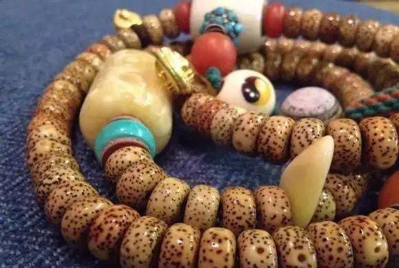 配饰|除了包浆，手串玩成这样才算高手！