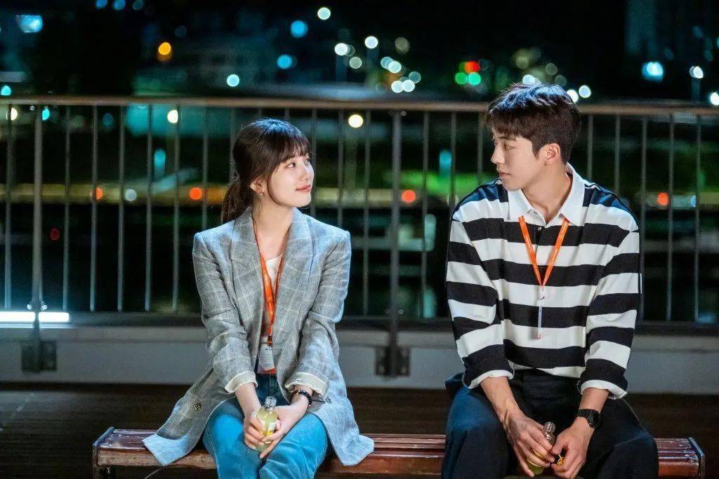 男方|裴秀智有新恋情了?男方居然是程序员!对视也太甜啦......