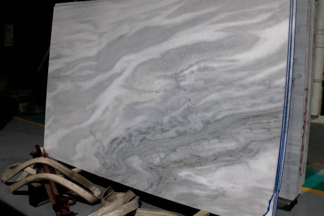 石材研习社 10-03 21:03 订阅 white marble 白色是各种家装风格的