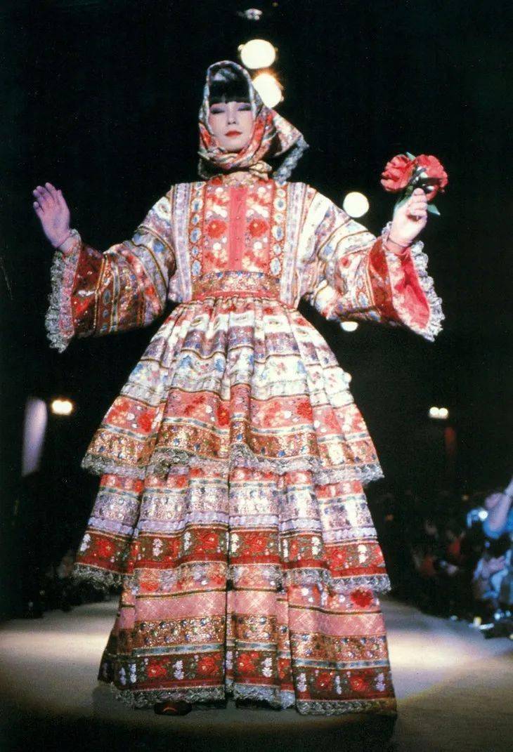 虎头|时髦办 | 虎头、眼睛都不是高田贤三,他只是纯粹的爱花少年