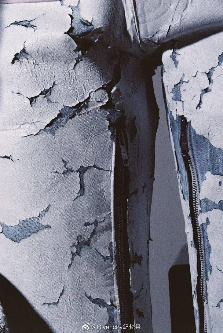 型台|T型台 | 当优雅遇上街头，GIVENCHY的路子有点野