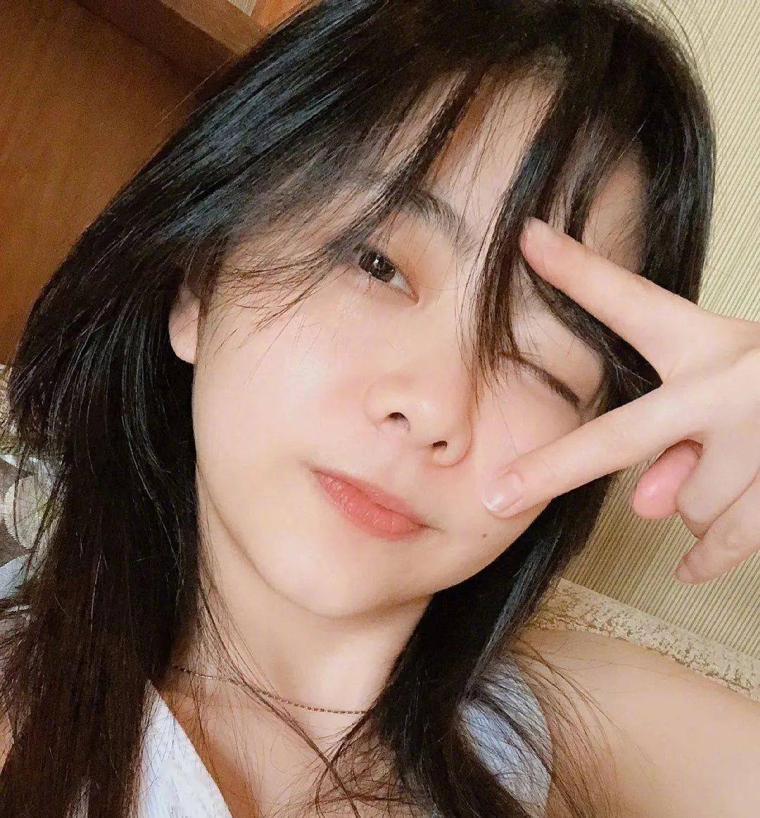 青春|又和弟弟“谈恋爱”，这是挑战萧亚轩的记录吗？