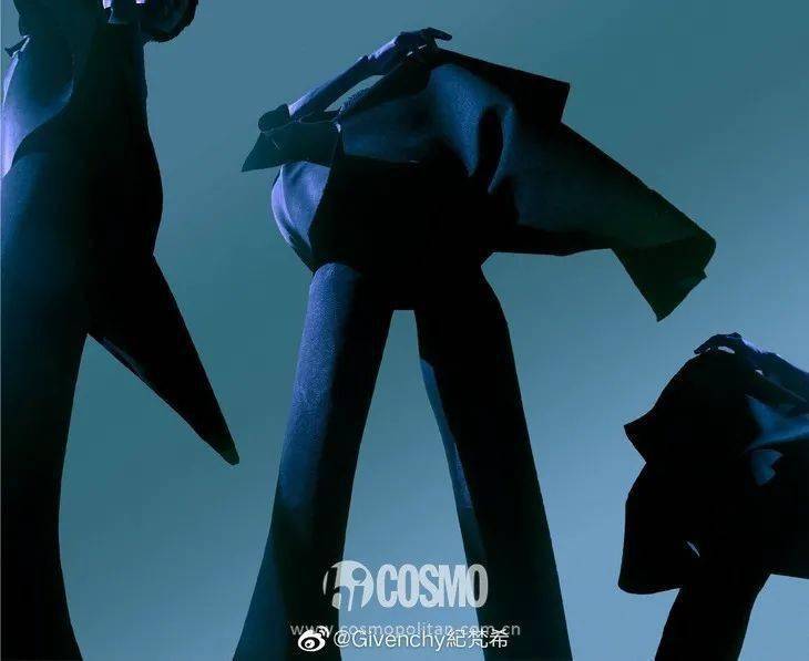 型台|T型台 | 当优雅遇上街头，GIVENCHY的路子有点野