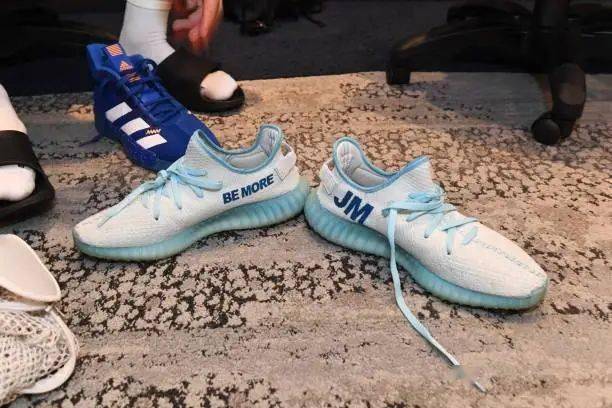 Waffle|侃鞋丨阿迪达斯的2020：惨痛之下，仍有光芒