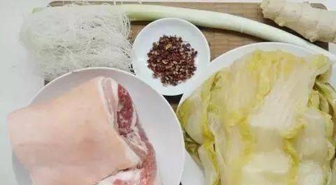 清水|令你沉醉其中！汤浓肉烂、菜酸入味——酸菜白肉