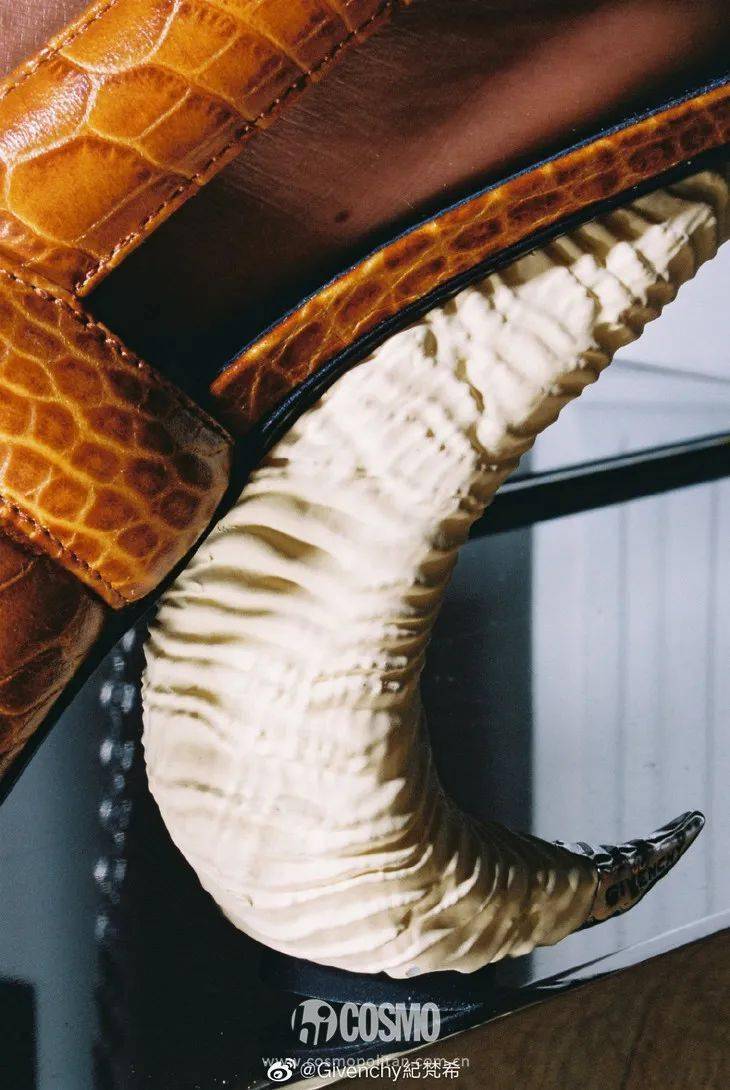 型台|T型台 | 当优雅遇上街头，GIVENCHY的路子有点野
