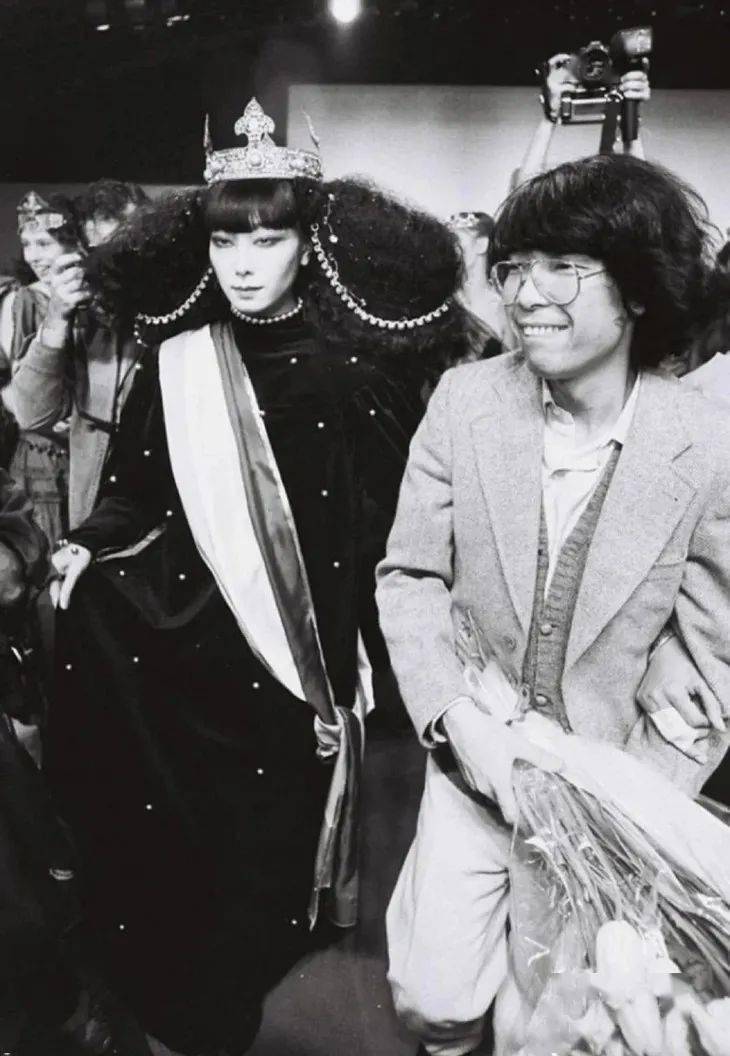 虎头|时髦办 | 虎头、眼睛都不是高田贤三,他只是纯粹的爱花少年