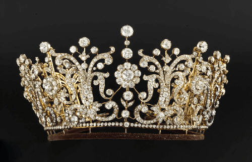 前夫|她是王室最“浪荡”公主，死后还遭前夫卖裸照！珠宝再多，也换不回圆满...