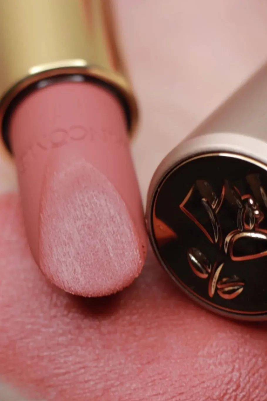 口红|大无语事件，追剧也能选色号？