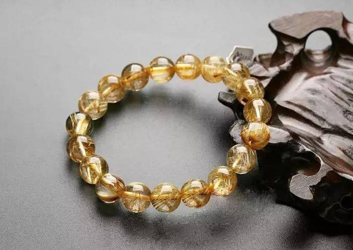 包某|＂我是公主！＂女公务员贪污307万只为买水晶！瞎买水晶，活该坐牢！