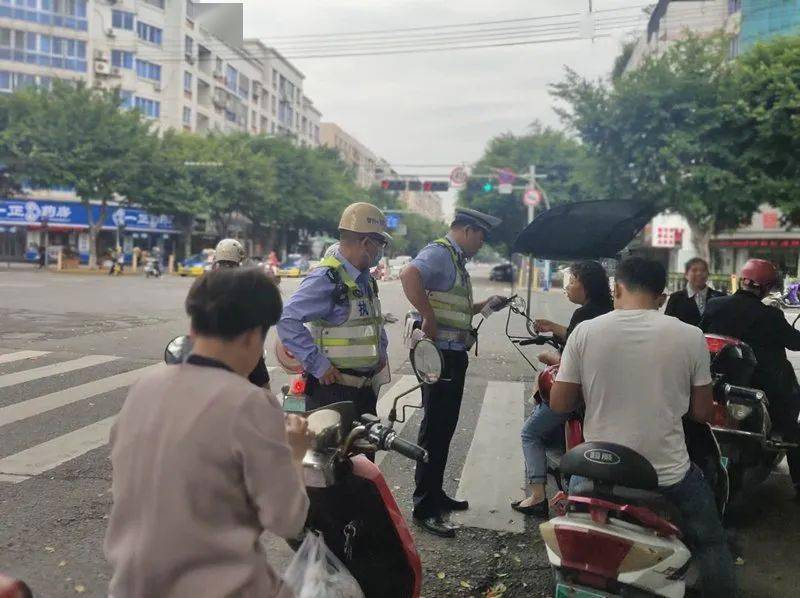 返程人口被挡_女生头像真人挡脸(2)