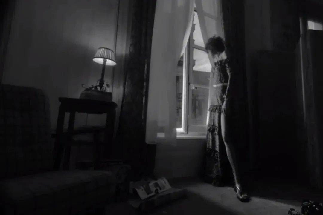 系列|穿香奈儿的女人，不需要时髦